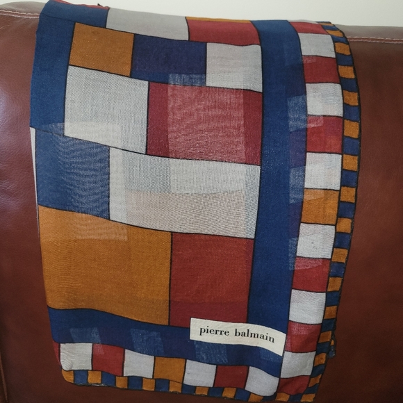 Pierre Balmain Foulard monochrome Scarf (Square) - Picture 1 of 2